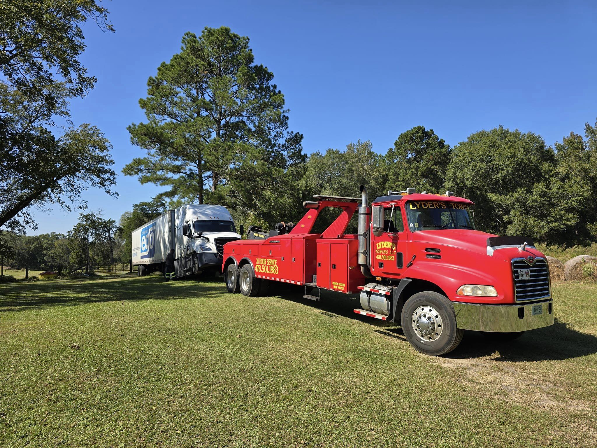 Lyder's Towing LLC Image